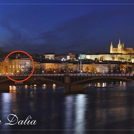 Apartman Dalia Janackovo Nabrezi Прага Экстерьер фото