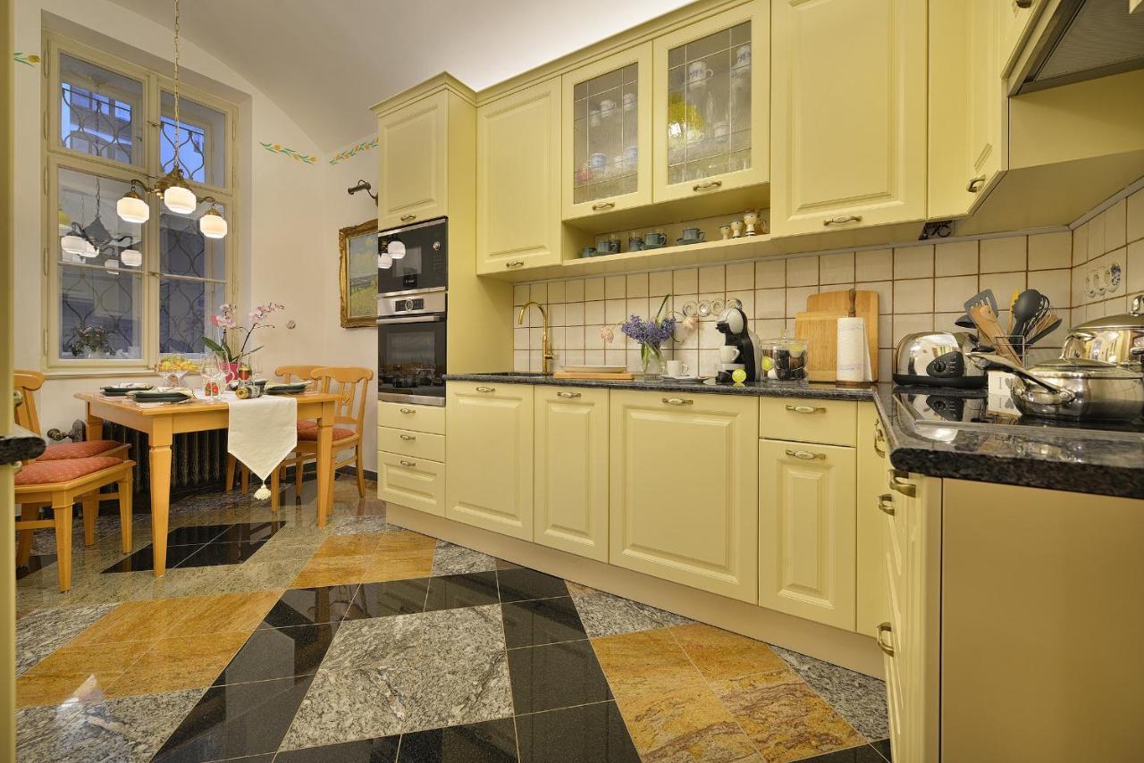 Apartman Dalia Janackovo Nabrezi Прага Экстерьер фото